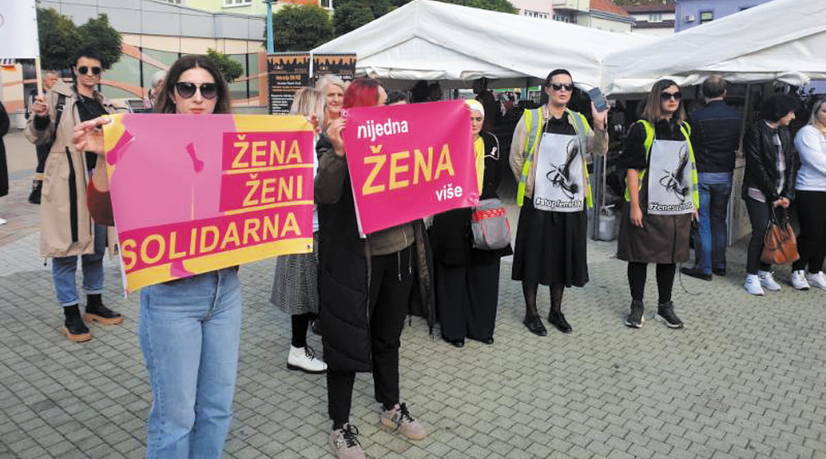 NAKON UBISTVA ŽENE U BIHAĆU MASOVNI PROTESTI U BOSNI I HERCEGOVINI: Traže zaštitu: Žene u 19 gradova u BiH prosvjedovale zbog nasilja kojem su izložene