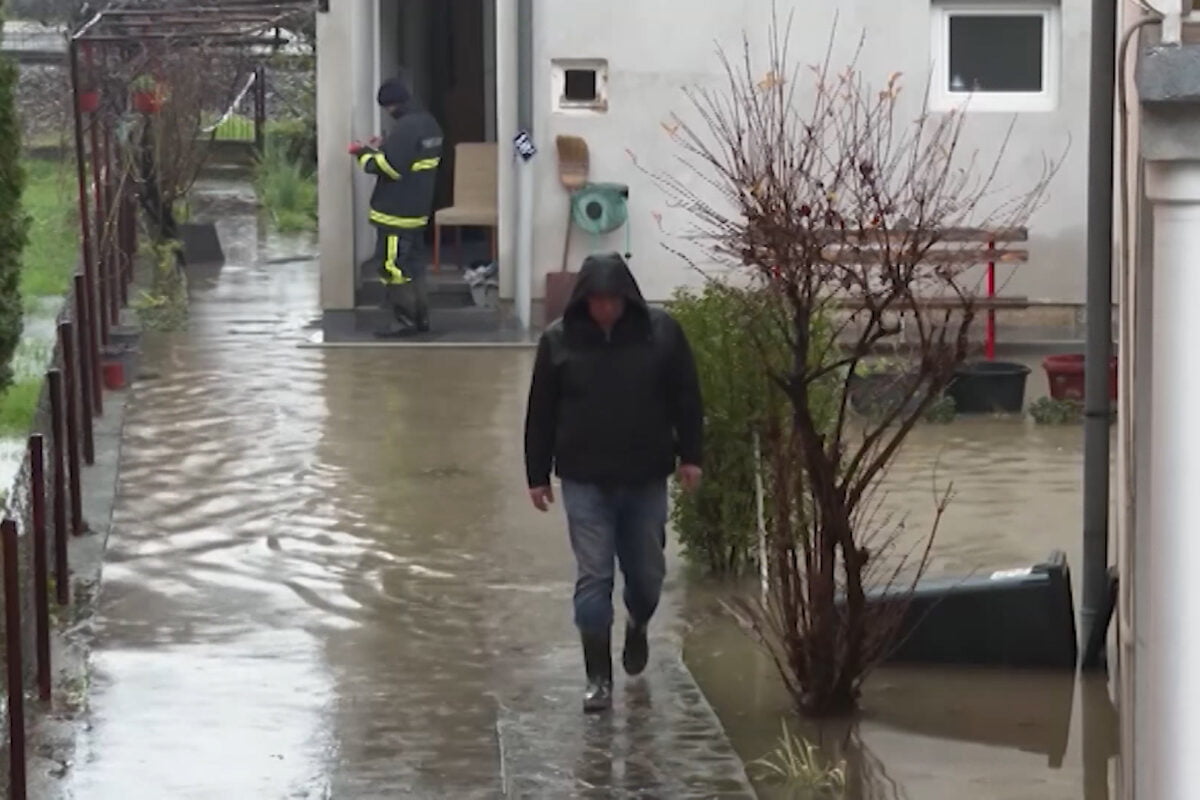 POSLJEDICE NEVREMENA: Poplavljeno desetine objekata, vodostaj u opadanju