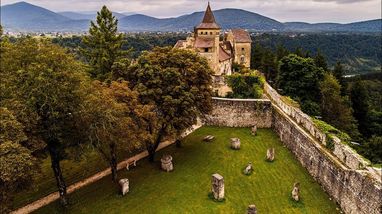 Dvorac na Ostrošcu