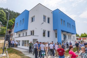 novoizgradjena zgrada policijske stanice u buzimu