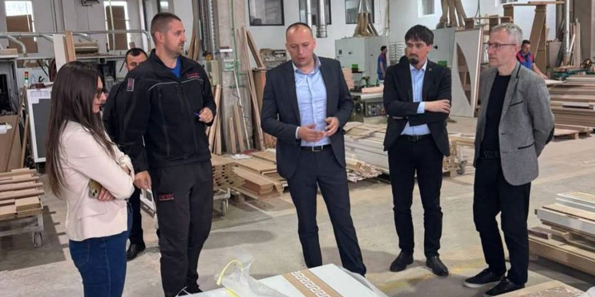 kantonalna delegacija u posjetu velikoj kladuši