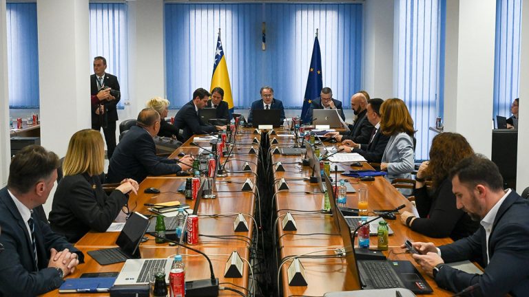 Vlada Federacije Bosne i Hercegovine